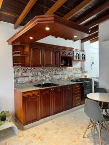 Loft luminoso cerca al Metro y Estadio