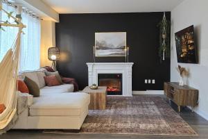5beds 2800 sqft house, sleeps 11, 18 mins to falls