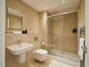 2 Bed Liverpool Street Loft