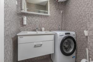 Apartment Sea Breeze with Private Balcony & Garage