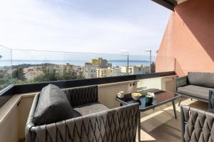 Apartment Sea Breeze with Private Balcony & Garage