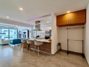 Icono 301 by Booking Guys Riviera