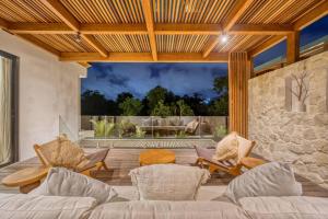 New 2BR Villa w Pool and Rooftop in Bingin