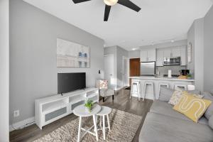 Lake Simcoe Stays - Friday Harbours Official Rental Program - Scyamore Suite