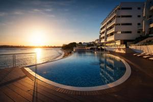 English Point Marina Luxe C405