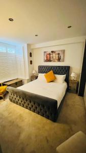 Grass Court Terrace - walking distance from Wimbledon Championships