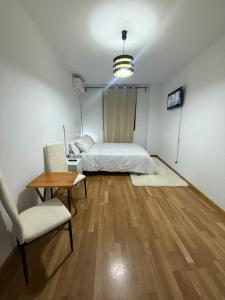 Habitación con baño privado en la mejor zona de Alcalá de Henares