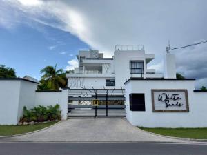 01 - Double Queen Room w Pool & Secure Stay