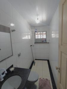 Casa com piscina e mesa de sinuca - 10min da Praia
