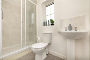 3-Bedroom Home - Sleeps 6 - Parking - Contractors