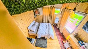 Quiet Cabin with Nature Views and Silence