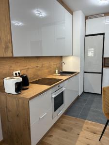 ATJ Kierbedzia - Olinek, AC, free parking, balcony