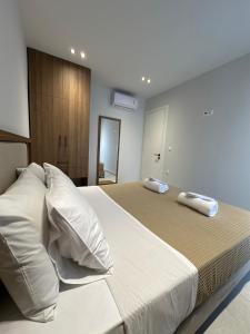 2BR Apartment for 5 in Archangelos Rhodes with Parking - Equus Sky