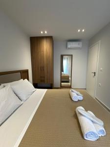2BR Apartment for 5 in Archangelos Rhodes with Parking - Equus Sky