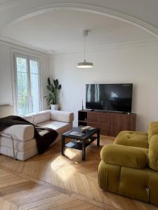 Spacious Designer Apartment near Montmartre