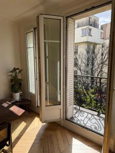 Spacious Designer Apartment near Montmartre