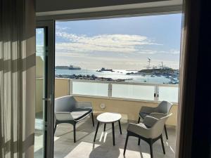 Luzzu Harbour Suites Modern 2BR in Marsaxlokk
