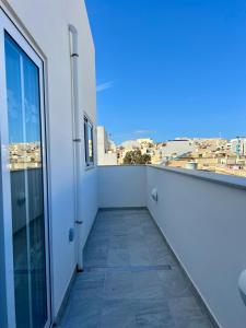 Luzzu Harbour Suites Modern 2BR in Marsaxlokk