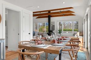 Waterfront Oasis with Game Room Newly Renovated