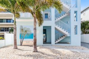 4B Balcony Beachfront access to Indian Rocks Beach