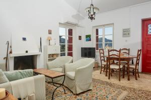 Cosy country house with treehouse in olive grove