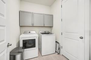 Coral Oasis Pet Friendly, SPA Pool on Freshwater Canal