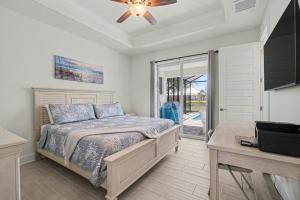 Coral Oasis Pet Friendly, SPA Pool on Freshwater Canal