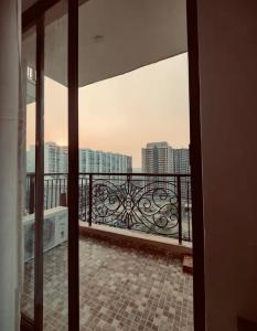 Luxury Studio Apartment - Omaxe New Hazratganj