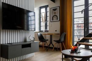 Chic Apartments - Cozy and Stylish - City Center - JP33