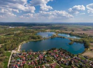 Lotus Pearl Lake Retreat Apartments