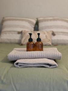 Appart cosy, 2 pièces, clim, parking privée, tout équipé, face au port de Santa Lucia