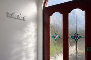 Stylish 3BR Stay with Garden & Parking