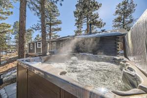 The Bears Den - Hot Tub Retreat - Family Home