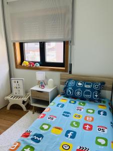 Ninho do Carriço · Praia a 200m · Pátio & KidsZone