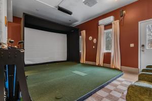 Luxury Lakeview Estate w Indoor Pool & Golf Sim