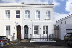 Stylish 1-Bed Apartment in Fairview