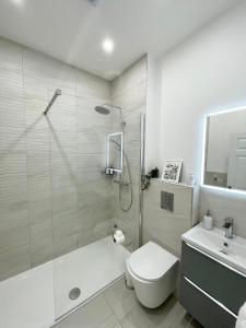 Stylish City Retreat 3 - super king bed