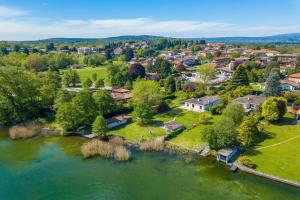 Villa Martine Au Bord Du Lac with Garden - Happy Rentals