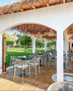 Sunset Luxury Seaview Apartment 2BR Parking Golem