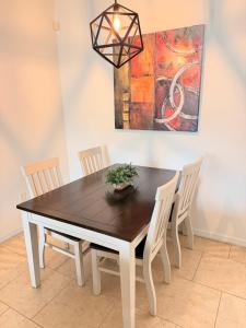 Family Home, Near Disney-Private pool, Spacious 3BR Retreat
