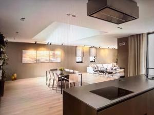 6 bed villa, stunning sea view pool