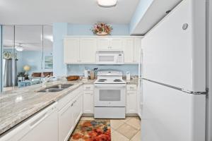 Tropic Isles 302