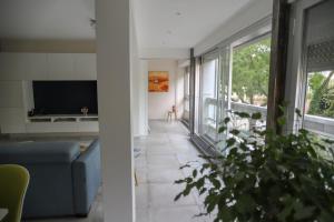 Cozy apartment, view of greenery!