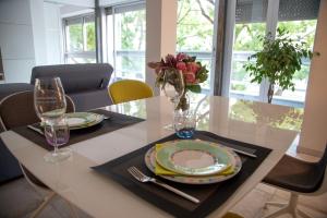 Cozy apartment, view of greenery!