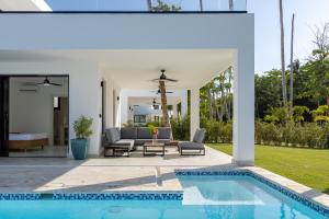 Las Palmeras Beach house