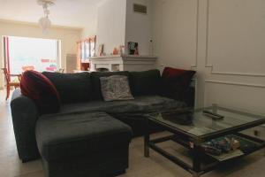 Chambre lumineuse avec SDB privée, métro L11 à 2 min