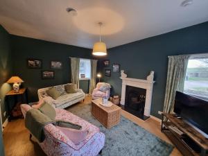 Midhope Castle Cottages