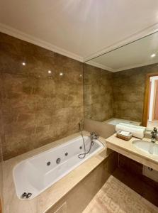 appartement 2 chambres vue sur piscine