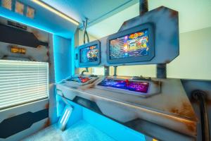 6BR house with game room near Disney