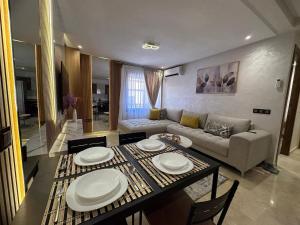 Modern, High-End Apartment Luxury and Comfort